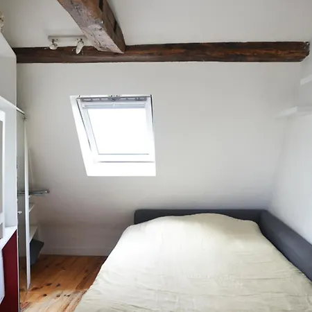 With A View Of The Eiffel Tower Апартаменты *