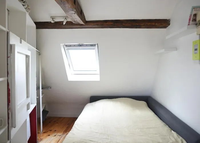 With A View Of The Eiffel Tower Апартаменты *